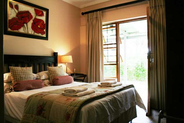 Ash River Lodge B&B - Clarens Accommodation. Clarens Guest House / Bed ...