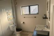 15/16 - Main Bathroom