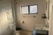 15/16 - Main Bathroom