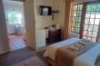 10/43 - Libby's Lodge - Double Room (Shower and Bath)