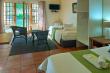 29/43 - Libby's Lodge - Family Garden Room (sleeps 3)