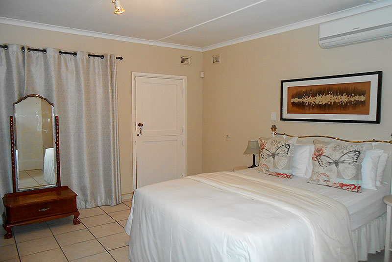 Nautilhouse Zinkwazi Beach