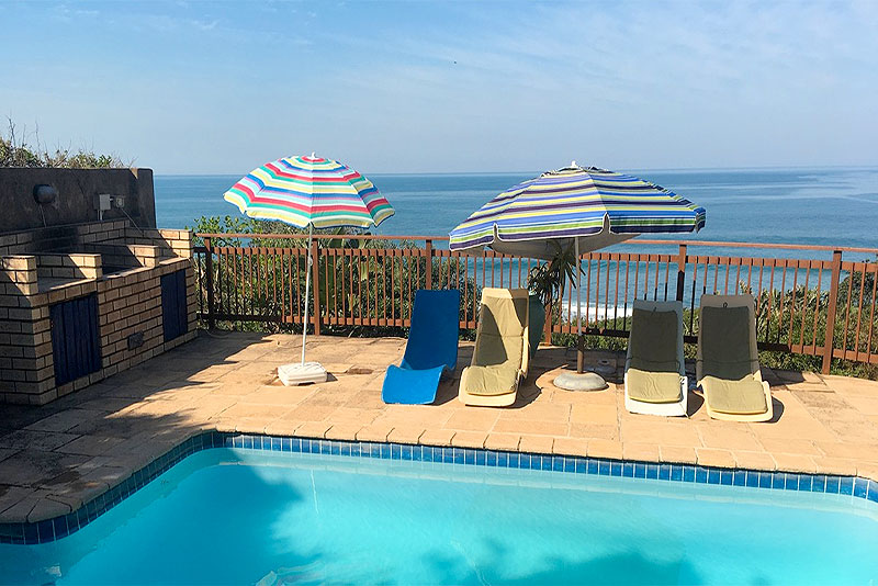 The Ritz Beach Cottage Blythedale Beach