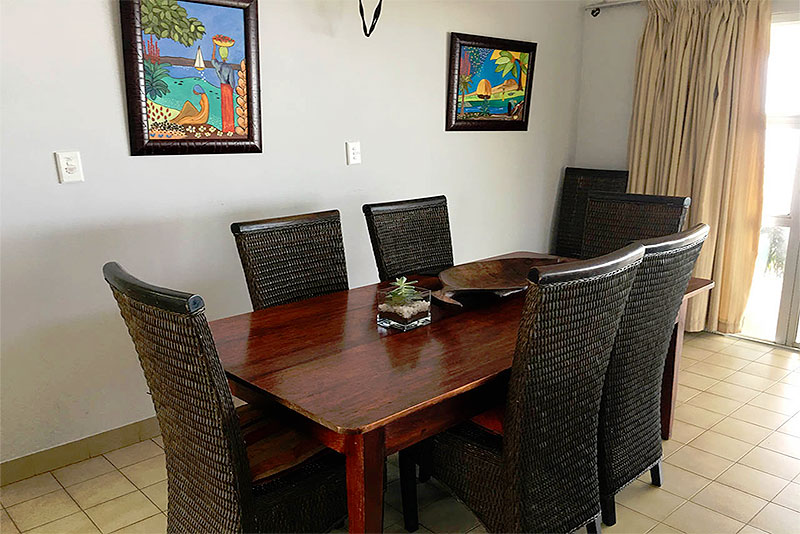 The Ritz Beach Cottage - Blythedale Beach Accommodation.