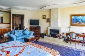 19/38 - Presidential Suite - Kosmos Manor