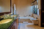 27/38 - Luxury Suite - Kosmos Manor