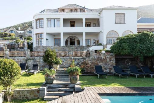 Chartfield Guesthouse & Majestic Apartments