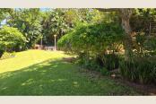 30/35 - Manicured gardens with braai area