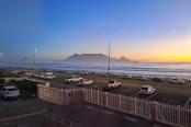 17/18 - Aandvari Zeezicht Bloubergstrand - Evening view