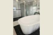 42/54 - WEDDING ENSUITE 1