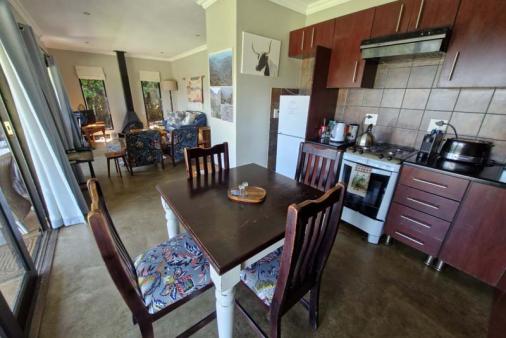 9 Stoney Way Cottage - Underberg Accommodation.